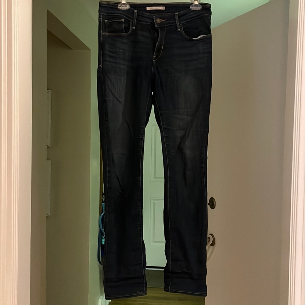 Levi’s Mid Rise Skinny Jean